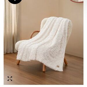 UGG Soft Cream Throw Blanket